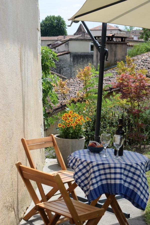 La Maison Du Tourniquet Aubeterre-sur-Dronne Eksteriør billede