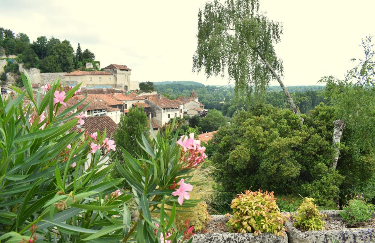 La Maison Du Tourniquet Aubeterre-sur-Dronne Eksteriør billede